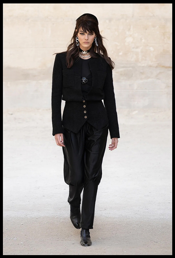 CHANEL CRUISE 2021/22 - LOOK 1 -