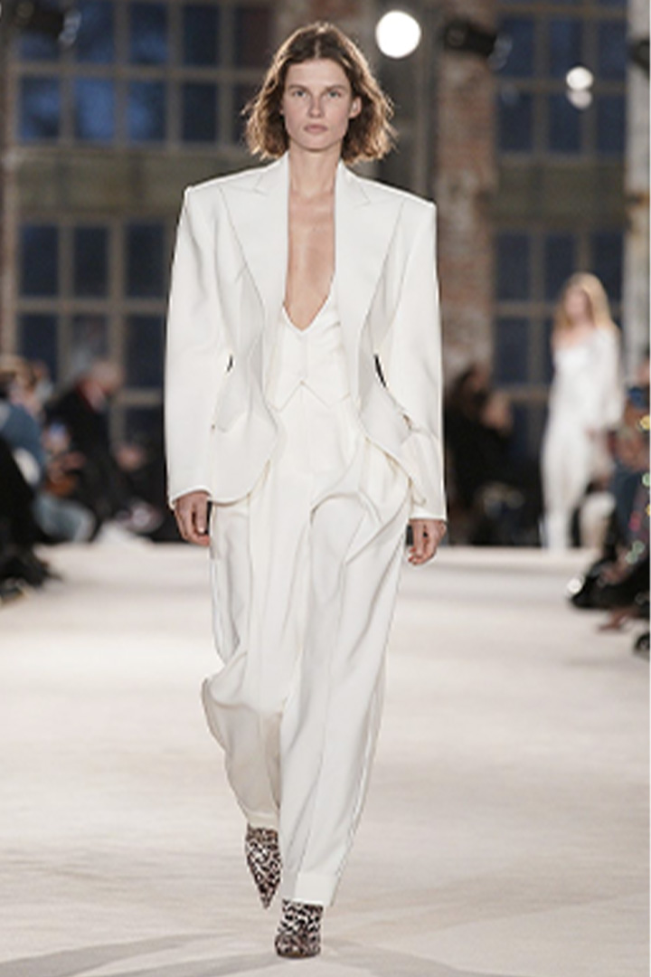 002 SPRING-SUMMER 2022 ALEXANDRE VAUTHIER HAUTE COUTURE COLLECTION