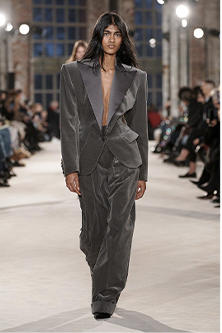 010 SPRING-SUMMER 2022 ALEXANDRE VAUTHIER HAUTE COUTURE COLLECTION