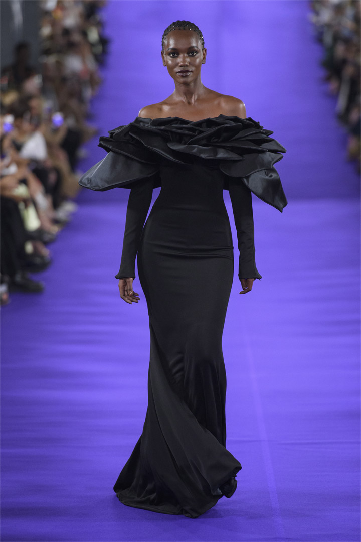 LOOK 01 ALEXIS MABILLE HAUTE COUTURE COLLECTION - AUTUMN-WINTER 2022-2023 HAUTE COUTURE WEEK