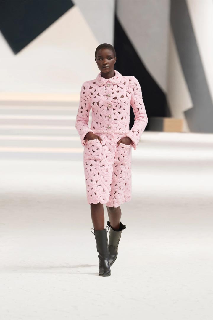 LOOK 10 CHANEL HAUTE COUTURE COLLECTION - AUTUMN-WINTER 2022-2023 HAUTE COUTURE WEEK