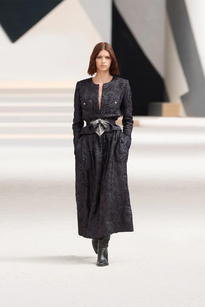 LOOK 25 CHANEL HAUTE COUTURE COLLECTION - AUTUMN-WINTER 2022-2023 HAUTE COUTURE WEEK