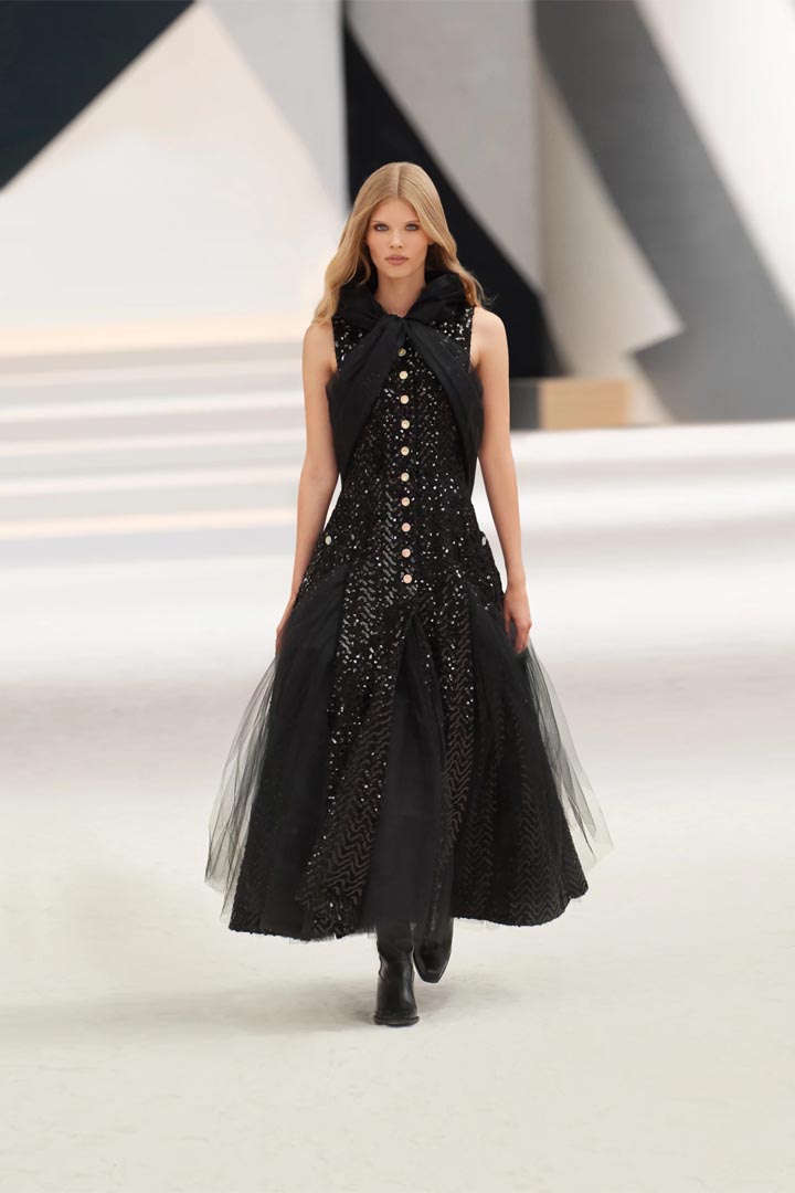 LOOK 34 CHANEL HAUTE COUTURE COLLECTION - AUTUMN-WINTER 2022-2023 HAUTE COUTURE WEEK
