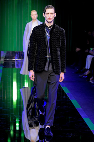 005 - GIORGIO ARMANI FALL-WINTER 2022/2022 MILAN FASHION WEEK READY-TO-WEAR WOMEN'S & MEN'S COLLECTION