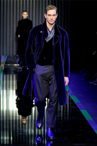 044 - GIORGIO ARMANI FALL-WINTER 2022/2022 MILAN FASHION WEEK READY-TO-WEAR WOMEN'S & MEN'S COLLECTION
