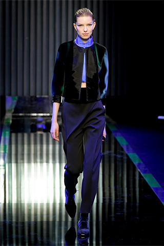 071 - GIORGIO ARMANI FALL-WINTER 2022/2022 MILAN FASHION WEEK READY-TO-WEAR WOMEN'S & MEN'S COLLECTION