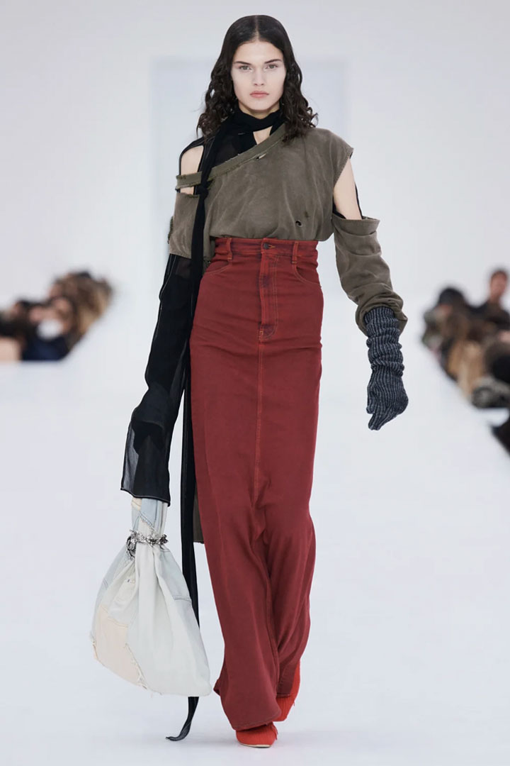 001 FALL-WINTER 2022/2023 ACNE STUDIOS PARIS FASHION WEEK READY-TO-WEAR WOMEN'S COLLECTION