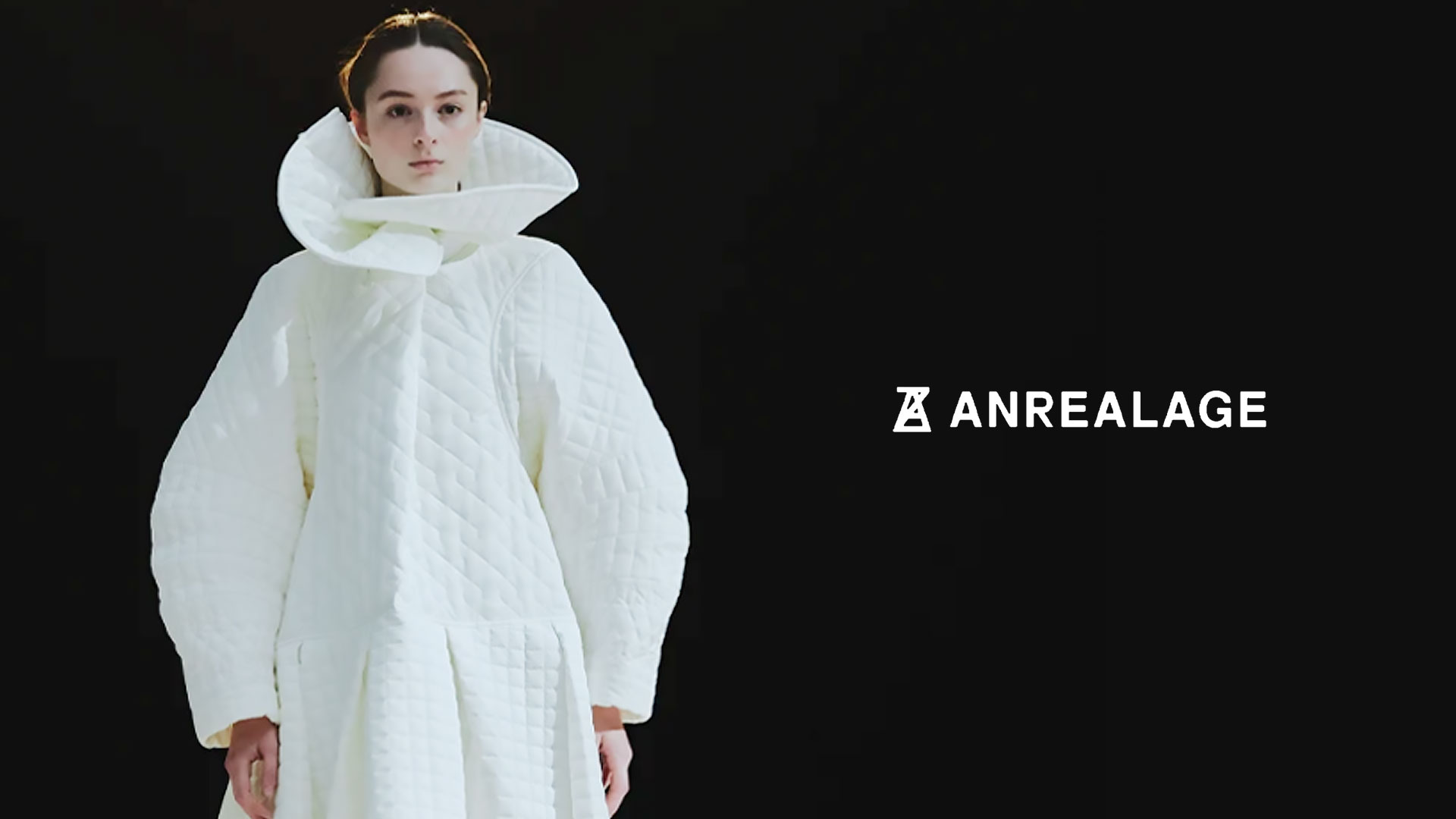 FALL-WINTER 2022/2023 ANREALAGE PARIS READY-TO-WEAR COLLECTION