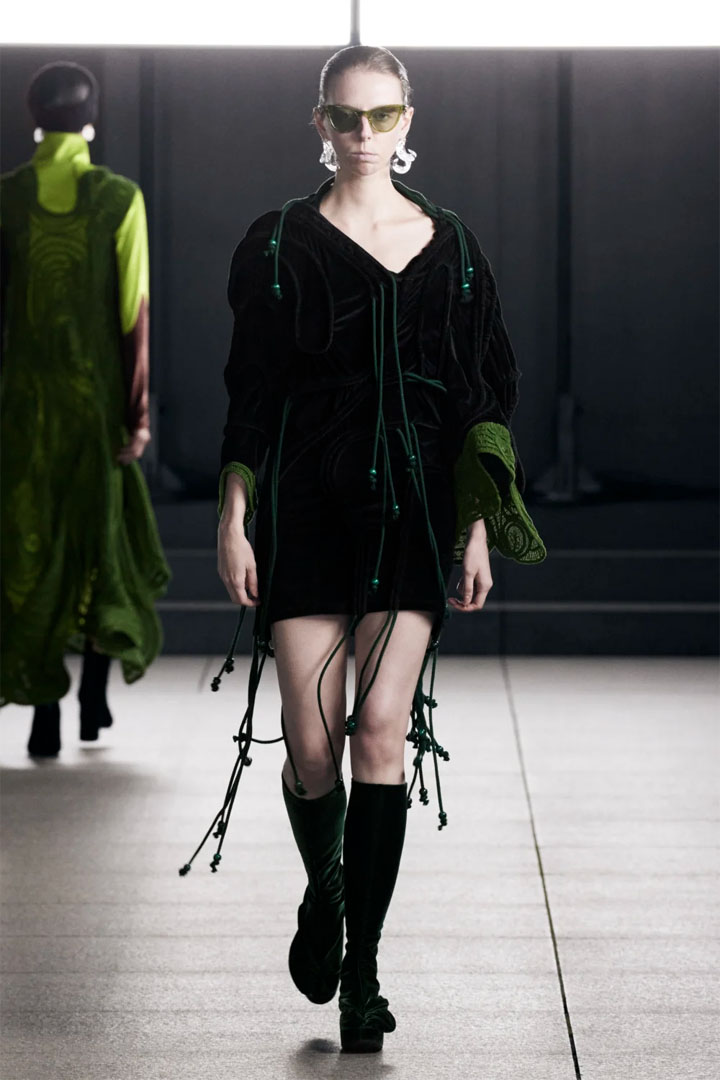 033 FALL-WINTER 2022/2023 MAME KUROGOUCHI PARIS FASHION WEEK READY-TO-WEAR WOMEN'S COLLECTION