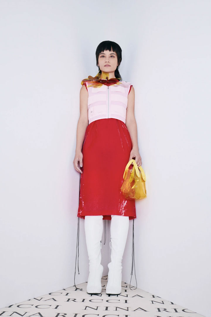 027 FALL-WINTER 2022/2023 NINA RICCI PARIS FASHION WEEK READY-TO-WEAR WOMEN'S COLLECTION