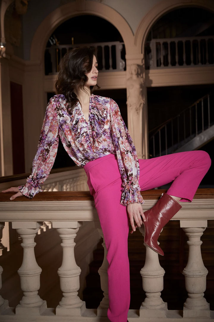 010 FALL-WINTER 2022/2023 UNGARO PARIS FASHION WEEK READY-TO-WEAR WOMEN'S COLLECTION