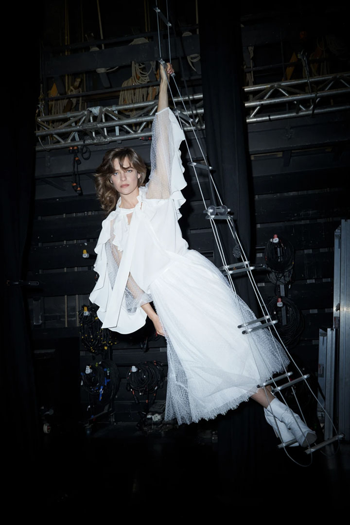 020 FALL-WINTER 2022/2023 UNGARO PARIS FASHION WEEK READY-TO-WEAR WOMEN'S COLLECTION