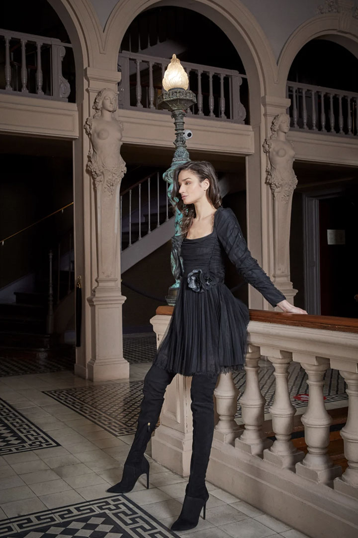 028 FALL-WINTER 2022/2023 UNGARO PARIS FASHION WEEK READY-TO-WEAR WOMEN'S COLLECTION