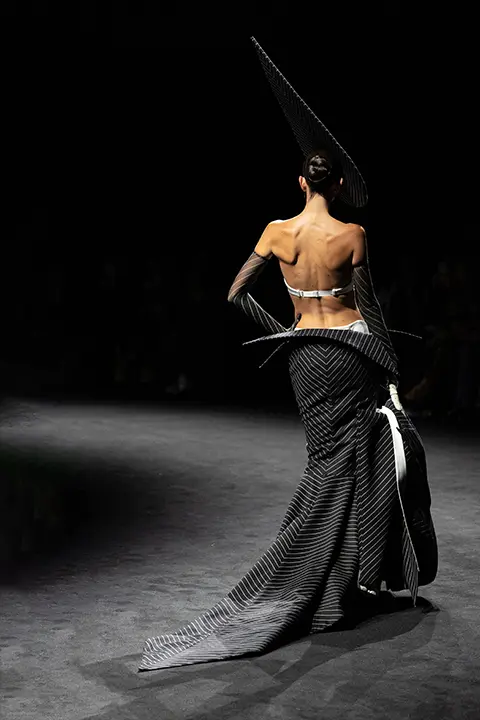 Look N°14 from Robert Wun Autumn/Winter 2025-2026 Couture Collection