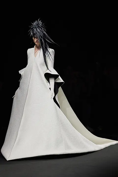 Look N°31 from Robert Wun Autumn/Winter 2025-2026 Couture Collection