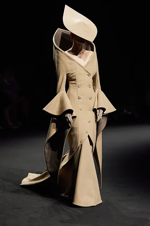 Look N°35 from Robert Wun Autumn/Winter 2025-2026 Couture Collection