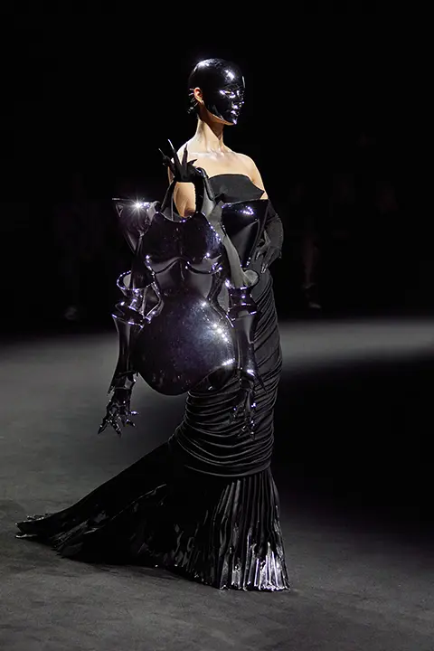 Look N°37 from Robert Wun Autumn/Winter 2025-2026 Couture Collection