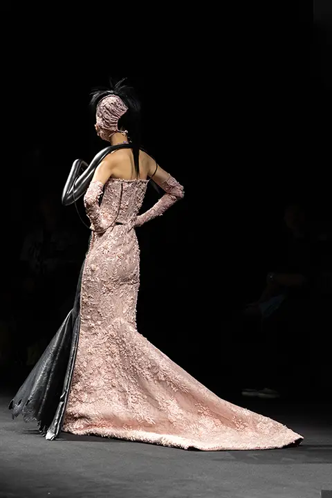 Look N°42 from Robert Wun Autumn/Winter 2025-2026 Couture Collection