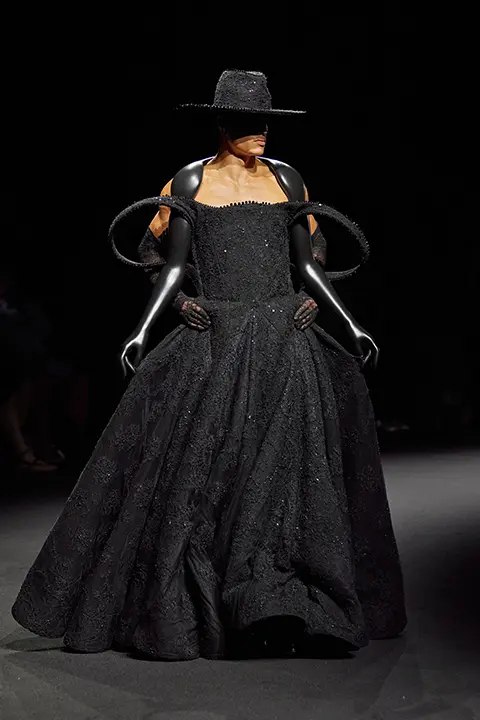 Look N°47 from Robert Wun Autumn/Winter 2025-2026 Couture Collection