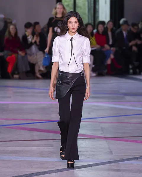 Look N°1 « UNSTILL » By SHIATZY CHEN