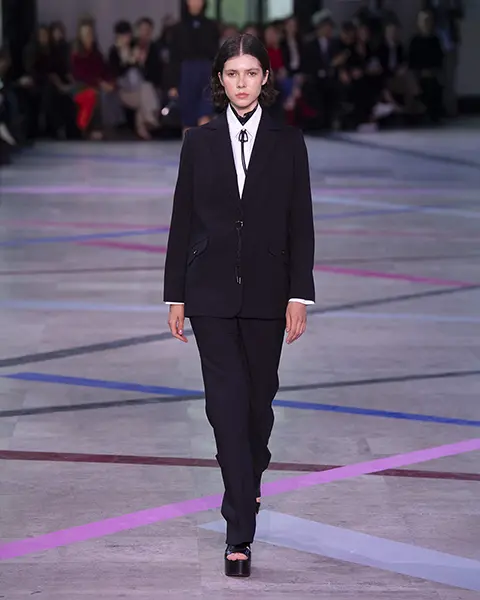 Look N°5 « UNSTILL » By SHIATZY CHEN