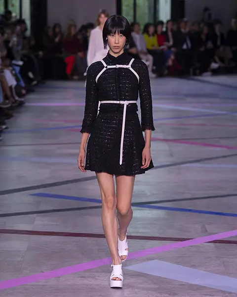 Look N°27 « UNSTILL » By SHIATZY CHEN