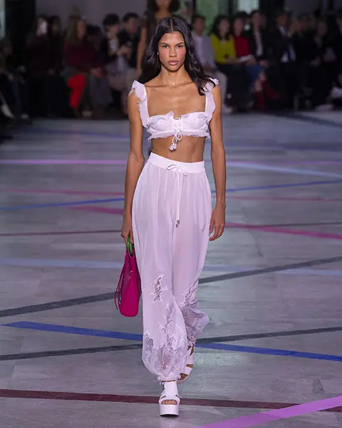 Look N°29 « UNSTILL » By SHIATZY CHEN
