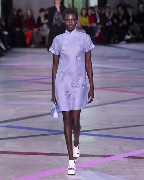 Look N°37 « UNSTILL » By SHIATZY CHEN
