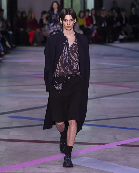 Look N°39 « UNSTILL » By SHIATZY CHEN