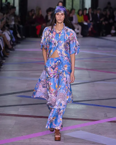 Look N°44 « UNSTILL » By SHIATZY CHEN
