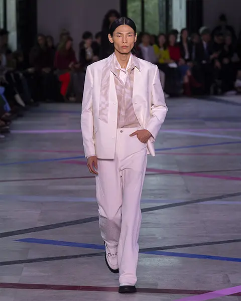 Look N°52 « UNSTILL » By SHIATZY CHEN