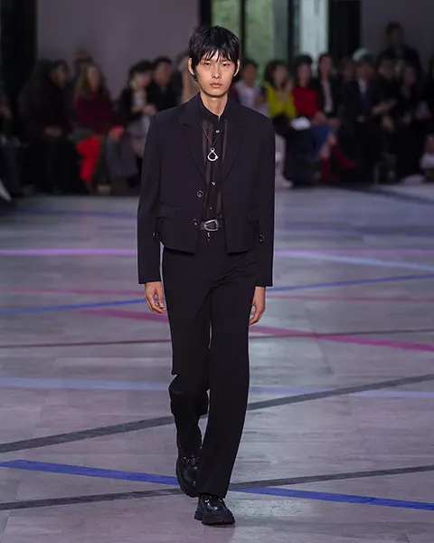 Look N°57 « UNSTILL » By SHIATZY CHEN