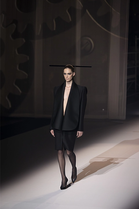Look N°5 — Description of Look N°5 by STÉPHANE ROLLAND