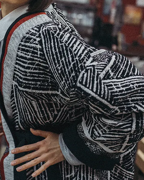 Editorial slide from Woven Stories — Darí Textil 2026 by Darya Pronyushkina.