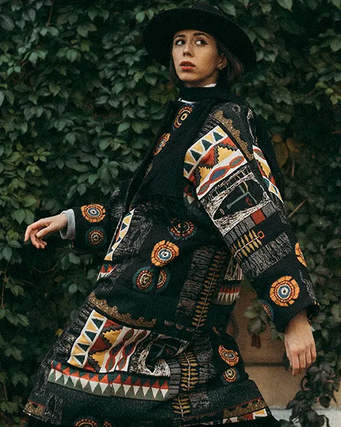 Editorial slide from Woven Stories — Darí Textil 2026 by Darya Pronyushkina.