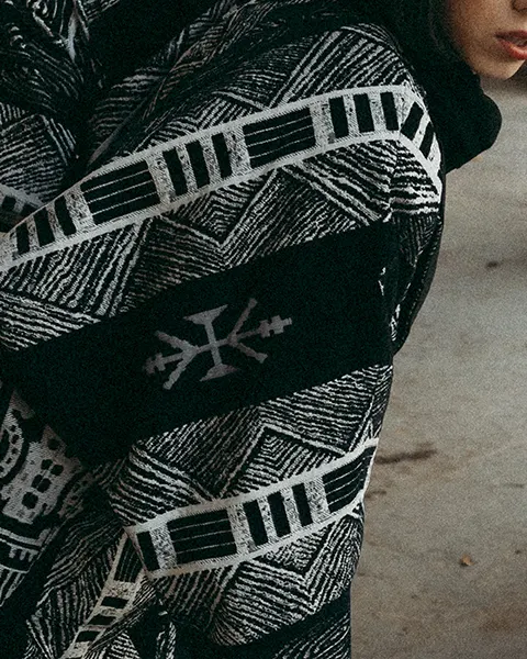 Editorial slide from Woven Stories — Darí Textil 2026 by Darya Pronyushkina.