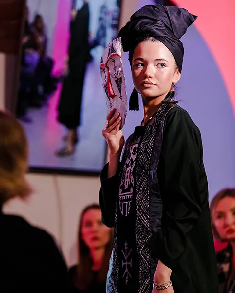 Editorial slide from Woven Stories — Darí Textil 2026 by Darya Pronyushkina.