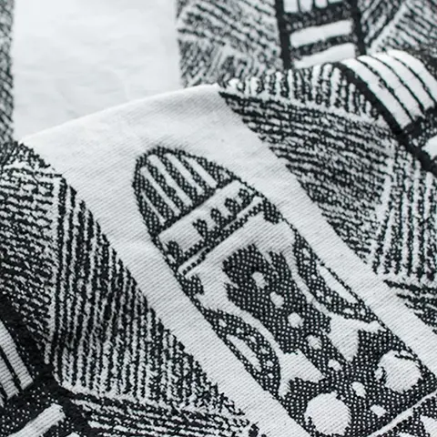 Editorial slide from Woven Stories — Darí Textil 2026 by Darya Pronyushkina.
