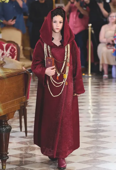 Franck Sorbier — Le Parfum des Globe Trotteuses — Haute Couture Winter 2026–2027 — Look N°1