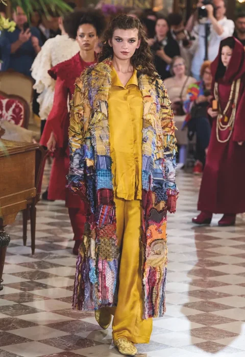 Franck Sorbier — Le Parfum des Globe Trotteuses — Haute Couture Winter 2026–2027 — Look N°5