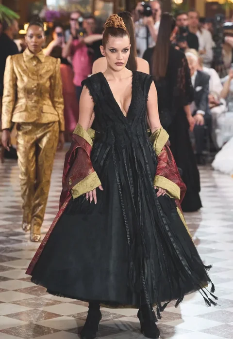 Franck Sorbier — Le Parfum des Globe Trotteuses — Haute Couture Winter 2026–2027 — Look N°8