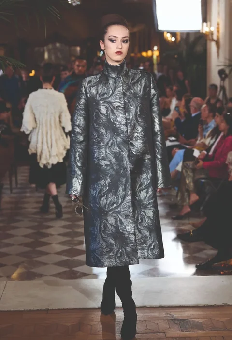 Franck Sorbier — Le Parfum des Globe Trotteuses — Haute Couture Winter 2026–2027 — Look N°17