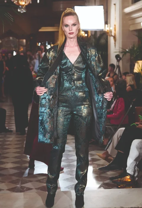 Franck Sorbier — Le Parfum des Globe Trotteuses — Haute Couture Winter 2026–2027 — Look N°19