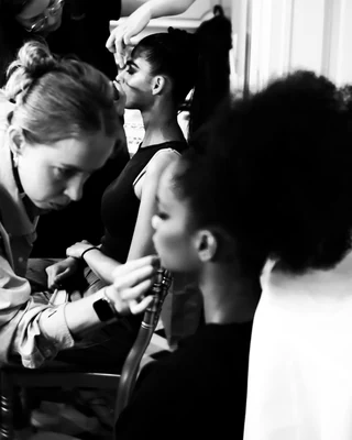 Preshow N°2 from the Franck Sorbier Le Parfum des Globe Trotteuses Haute Couture collection