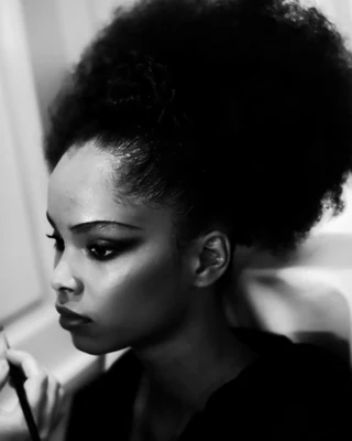 Preshow N°5 from the Franck Sorbier Le Parfum des Globe Trotteuses Haute Couture collection