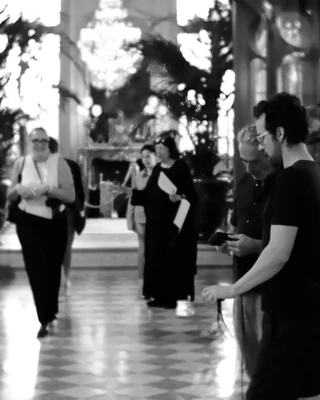 Preshow N°7 from the Franck Sorbier Le Parfum des Globe Trotteuses Haute Couture collection