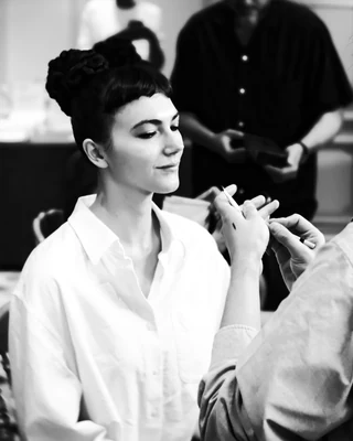 Preshow N°13 from the Franck Sorbier Le Parfum des Globe Trotteuses Haute Couture collection