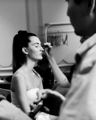Preshow N°18 from the Franck Sorbier Le Parfum des Globe Trotteuses Haute Couture collection