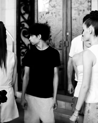 Preshow N°20 from the Franck Sorbier Le Parfum des Globe Trotteuses Haute Couture collection