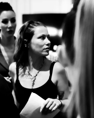 Preshow N°22 from the Franck Sorbier Le Parfum des Globe Trotteuses Haute Couture collection